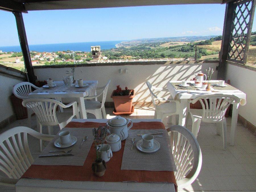 B&B A Casa Mia Sirolo Bagian luar foto