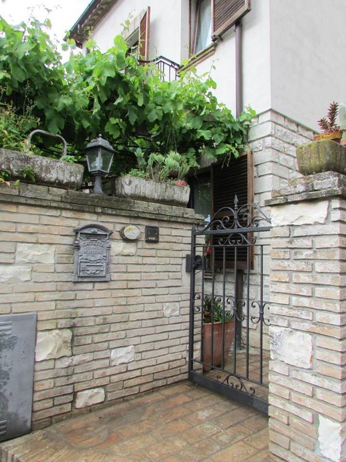 B&B A Casa Mia Sirolo Bagian luar foto