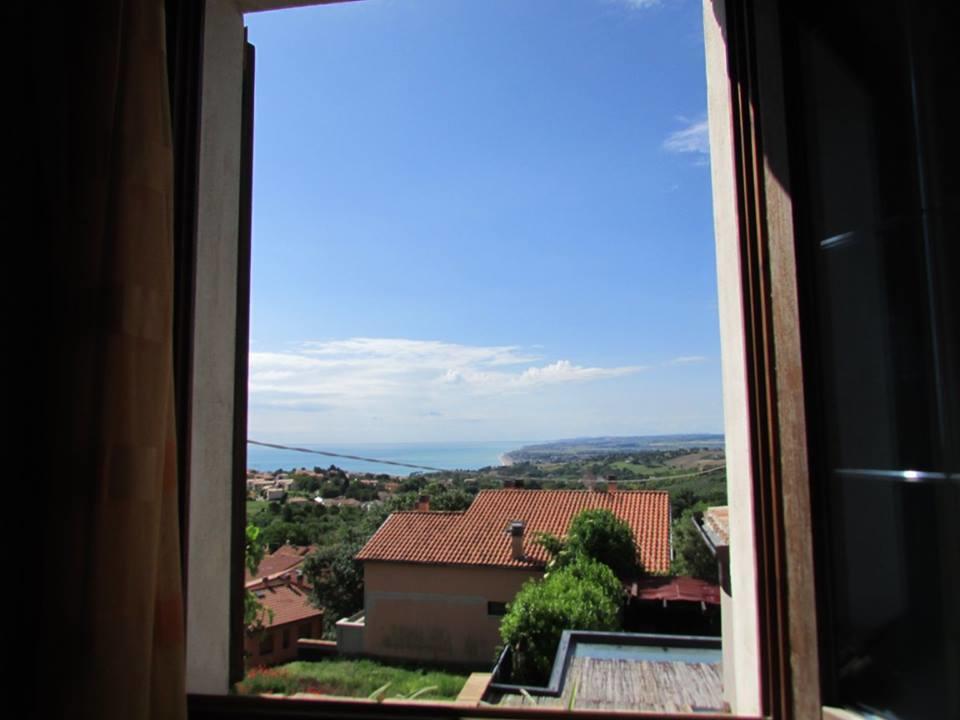B&B A Casa Mia Sirolo Bagian luar foto